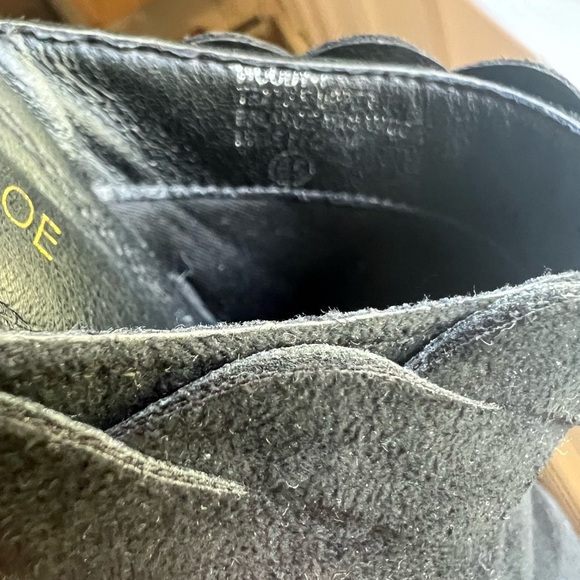 Chase and Chloe brand Black suede Clogs with Wooden Heel size 6.5 - Picture 8 of 9